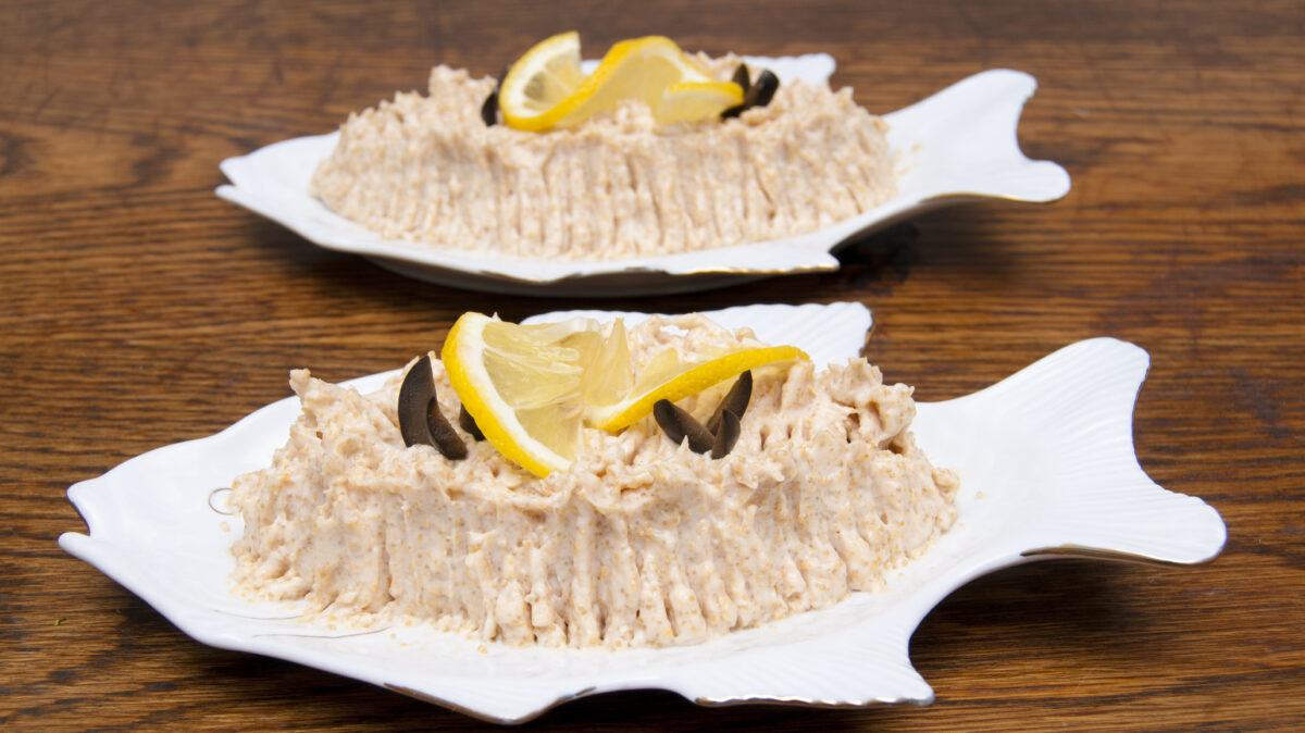 Secretul celei mai bune si pufoase salate de icre! Uite cum sa o faci ca sa nu se taie!