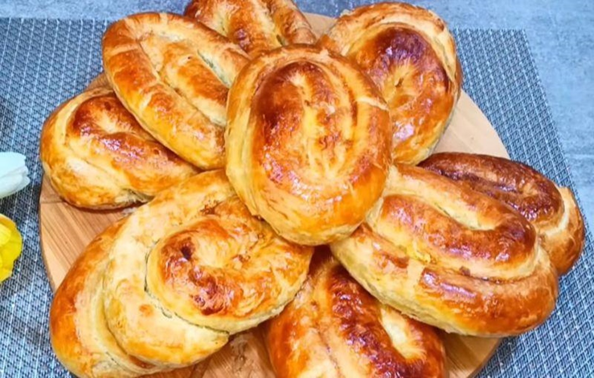 Patiserie turcească, un foietaj cu umplutură din carne. Delicios, ușor și simplu