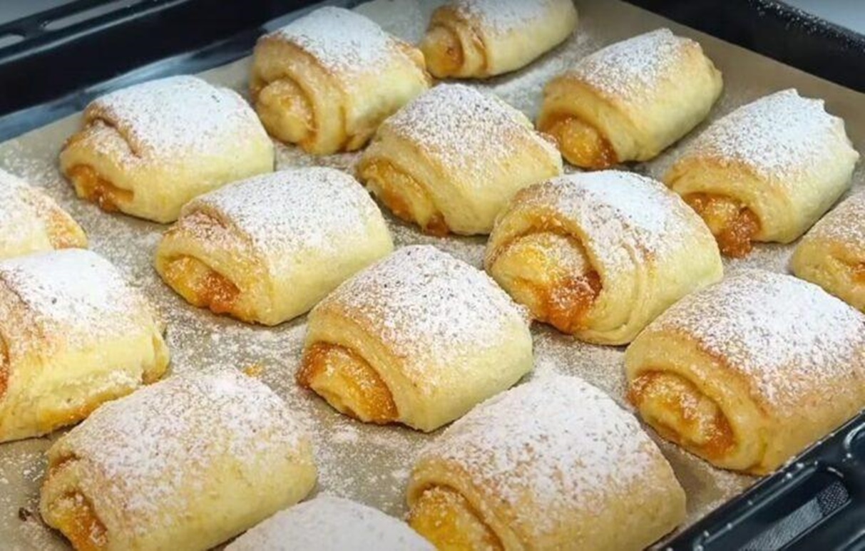Chifle fragede cu umplutură de  brânză parfumată cu o textură și un gust deosebit, rapide și foarte gustoase