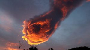 „Mâna lui Dumnezeu” a apărut pe cerul Portugaliei. Norul misterios care a aprins internetul. Galerie foto