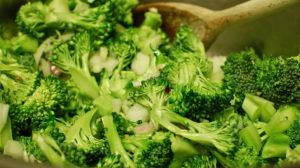 Broccoli – Beneficii uimitoare asupra sanatatii. Previne cancerul, elimina toxinele din organism, controleaza diabetul, previne cataracta
