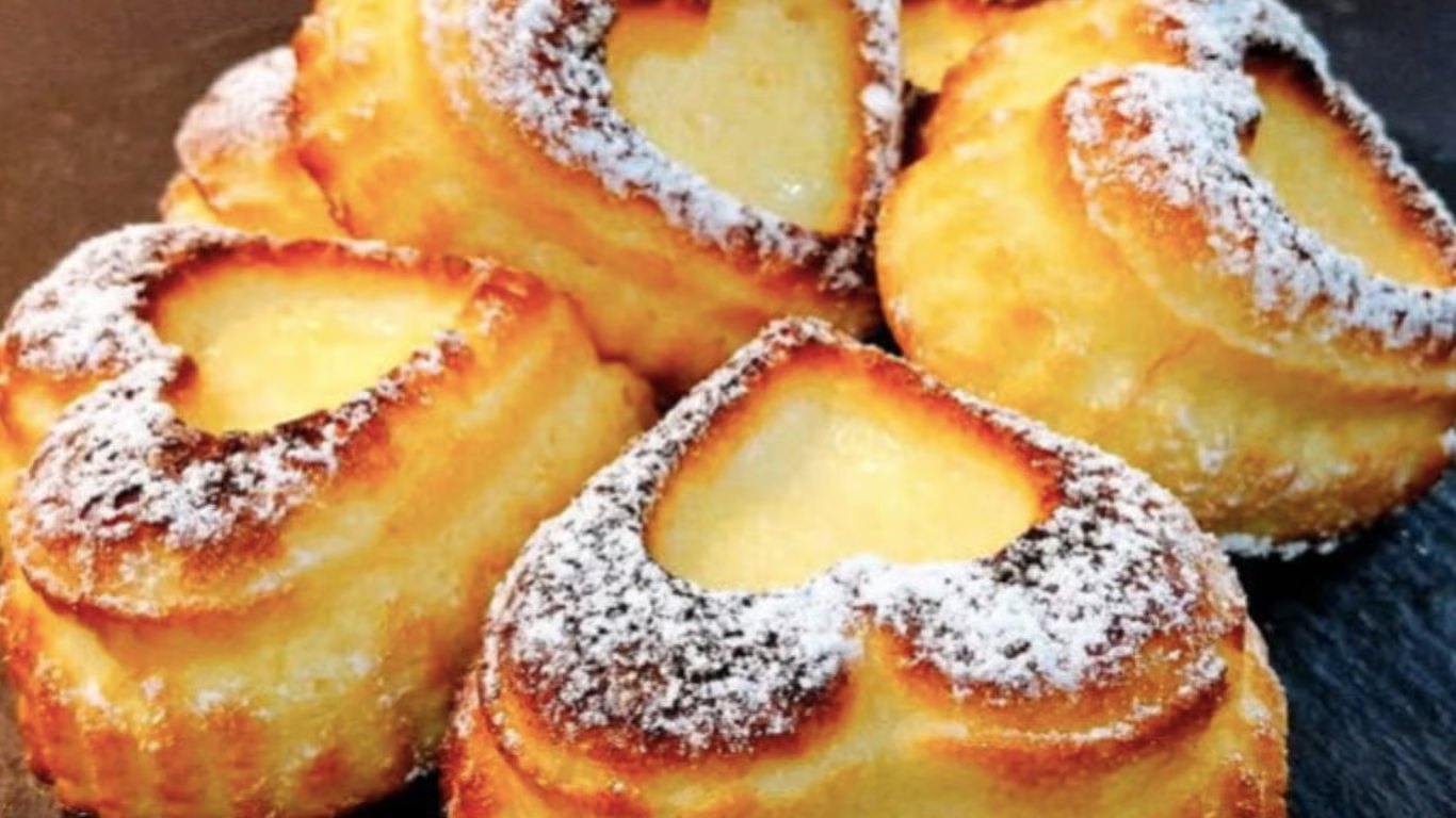 Aceste brioșe cu iaurt sunt ușoare, pufoase și delicioase. Micul dejun perfect pentru întreaga familie. Bun si foarte economic