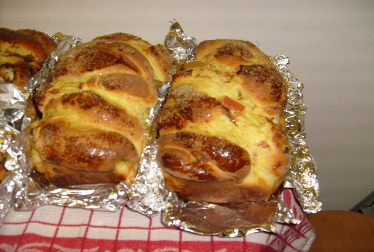 Cozonac moldovenesc cu rahat. Un cozonac delicios de-ti ploua-n gura, o minune pentru masa de Sarbatoare! Cozonac moldovenesc cu rahat. Un cozonac delicios de-ti ploua-n gura, o minune pentru masa de Sarbatoare!