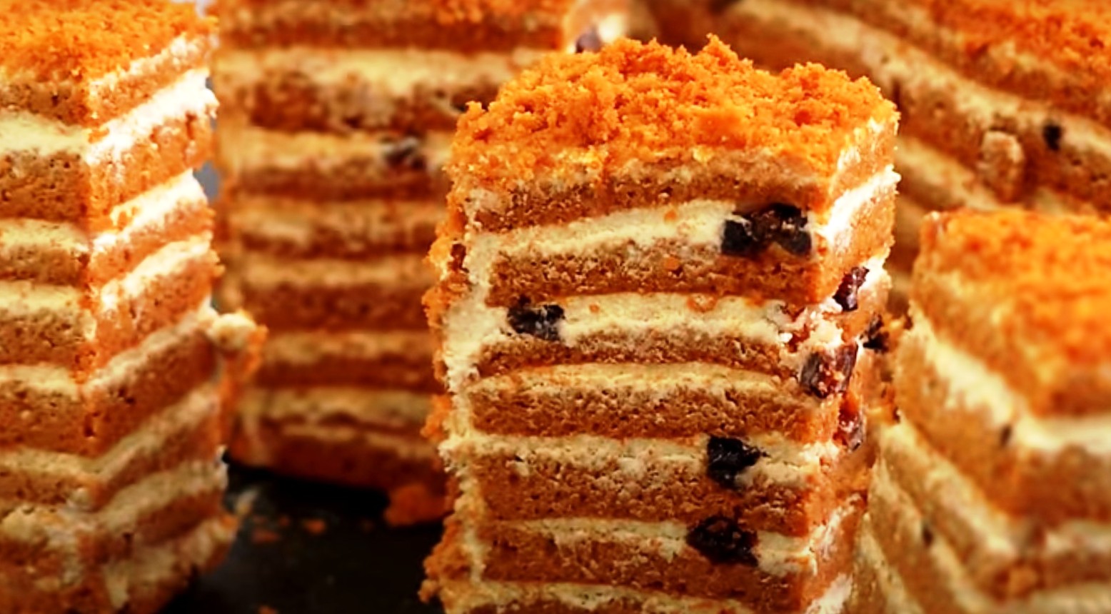 Prăjitură cu miere gata în 15 minute: Rețeta perfectă pentru un desert delicios facut in casa