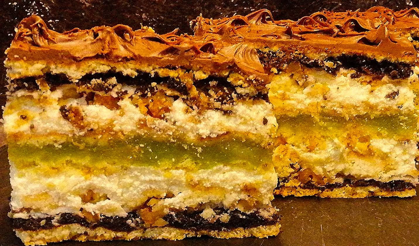 Pentru cunoscătorii de produse de patiserie rafinate și neobișnuite! Toată lumea va fi încântată! Aceasta nu este doar o prăjitură, este o operă de artă culinară Pentru cunoscătorii de produse de patiserie rafinate și neobișnuite! Toată lumea va fi încântată! Aceasta nu este doar o prăjitură, este o operă de artă culinară