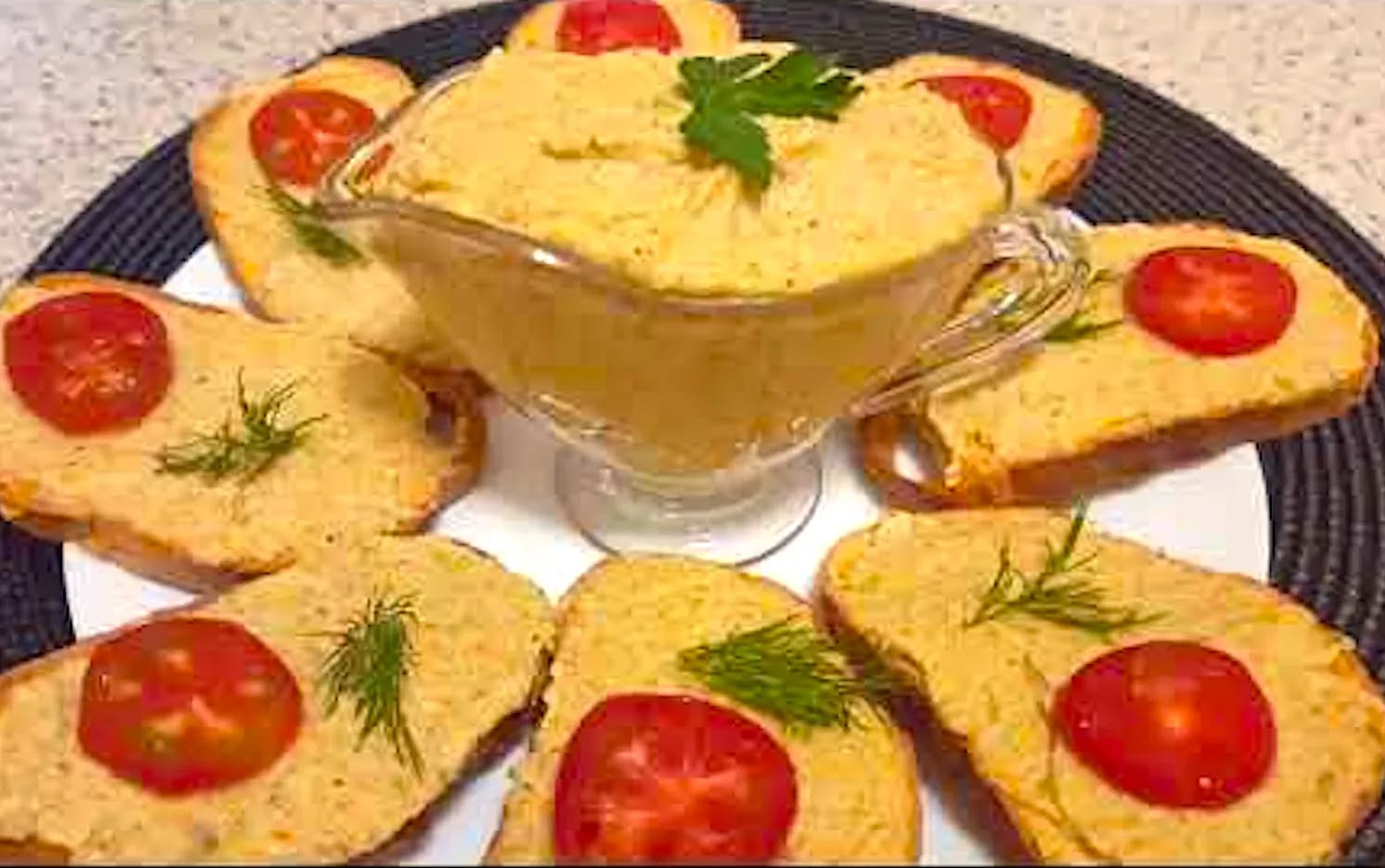 Aperitiv cu dovlecei delicios. O adevărată bombă! Dispare primul de pe masă! Poate fi preparat atât în timpul săptămânii, cât și de sărbători! Aperitiv cu dovlecei delicios. O adevărată bombă! Dispare primul de pe masă! Poate fi preparat atât în timpul săptămânii, cât și de sărbători!