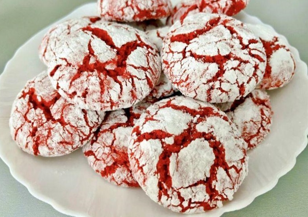 Frumusețe și deliciu: fursecuri crăpate. Sunt o încântare pentru oaspeți, usor de facut, sunt mereu în centrul atenției, nu sunt doar frumoase, ci si foarte gustoase!