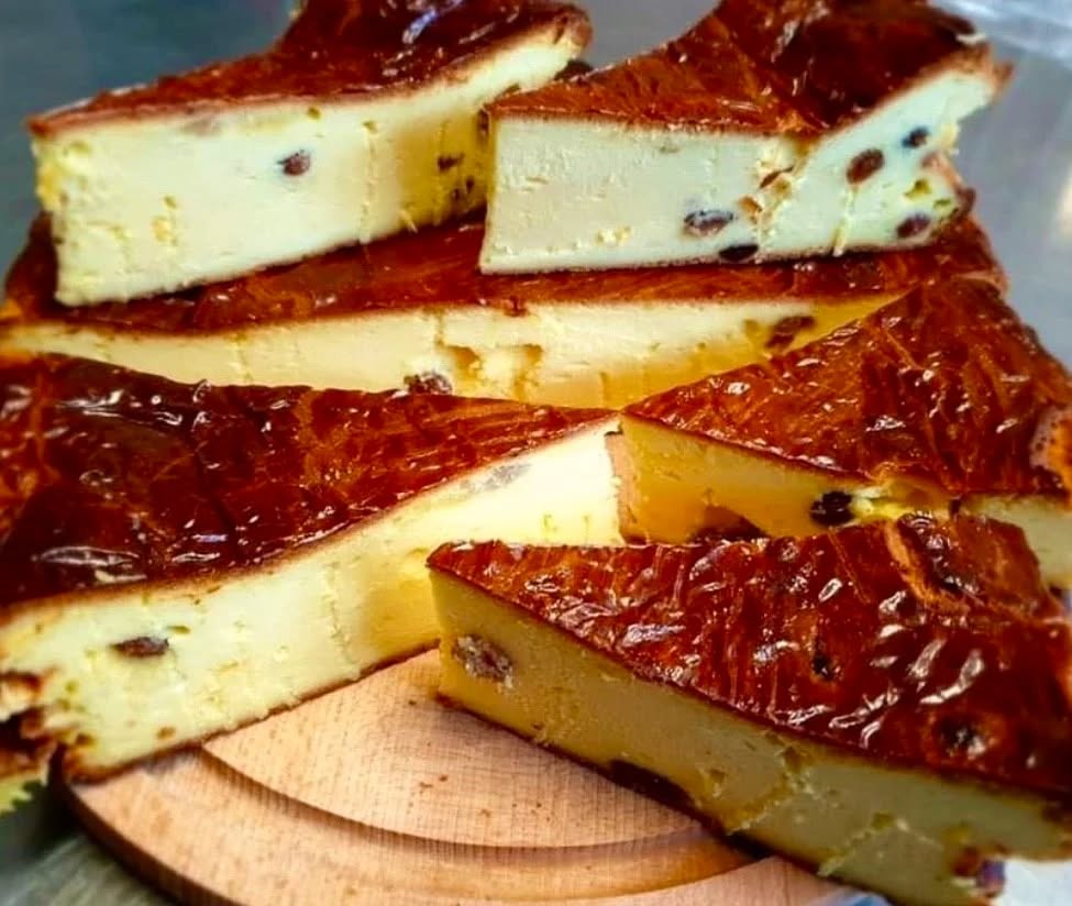 Pască cu stafide, fără aluat, după rețeta lui Teo Trandafir Pască cu stafide, fără aluat, după rețeta lui Teo Trandafir