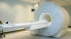 Care este diferenta dintre tomografie si RMN?