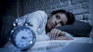 Dacă te trezești la același interval orar în fiecare noapte este posibil să suferi de anumite boli!