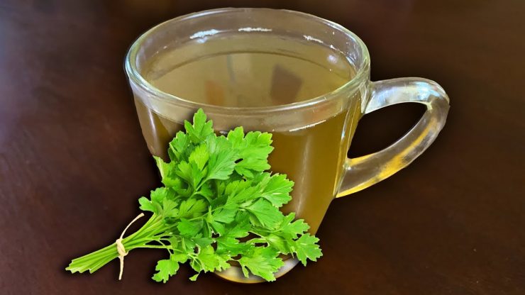 Ceaiul natural care băut înainte cu o oră de culcare ajută la slăbit, poate preveni cancerul, pietrele la rinichi, atenuează problemele respiratorii și menține tensiunea arterială sănătoasă