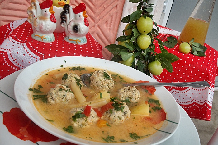 Supă delicioasă de perișoare cu cașcaval – Perișoarele sunt de vis, se topesc în gură