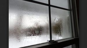 De ce se aburesc geamurile iarna? Iată cum să scapi de această problemă extrem de supărătoare! Cele mai simple 10 soluții
