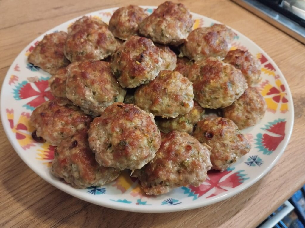 Reteta mamei – Parjoale de post cu ciuperci – Au un gust de care nu te mai saturi  – Nici nu-ti dai seama ca nu contin absolut deloc carne