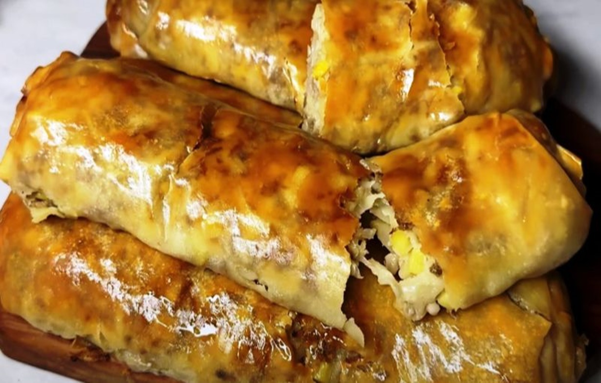 Plăcintele crocante cu carne. Absolut delicios! Recunoașterea generală a acestui fel de mâncare se datorează accesibilității sale în preparare