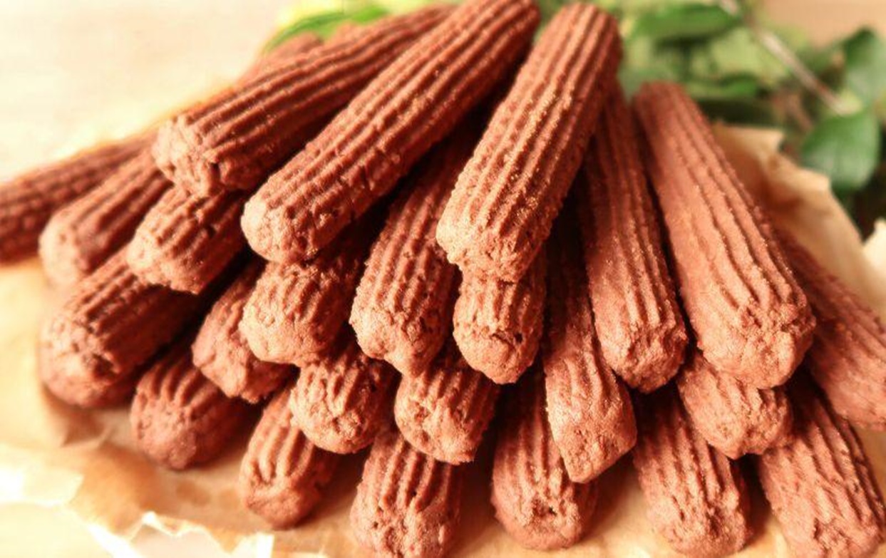 Bețișoare de ciocolată: fursecuri delicate de casă cu gust cremos