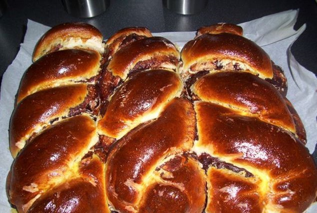 Cel mai bun cozonac de post! Fara oua, lapte sau unt…si fara framantare! Delicios! Trimite-le reteta si prietenilor tai Cel mai bun cozonac de post! Fara oua, lapte sau unt…si fara framantare! Delicios! Trimite-le reteta si prietenilor tai