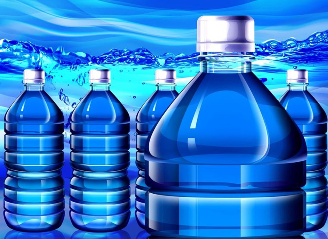 Apa îmbuteliată conține peste 24000 de substanțe chimice potențial periculose