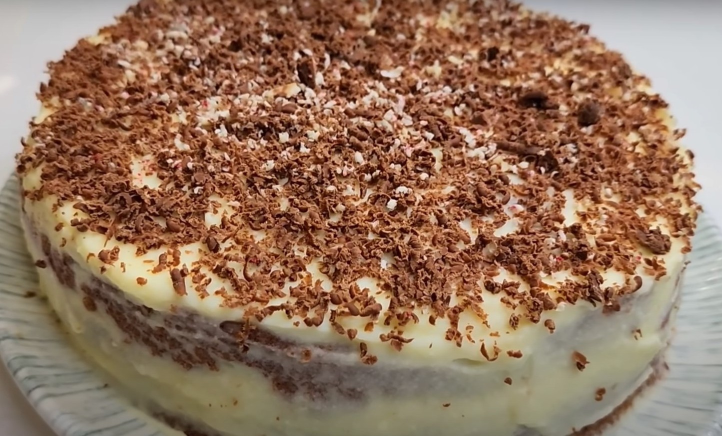 O prăjitură de casă incredibil de delicioasă și frumoasă. O rețetă economică și fără complicații