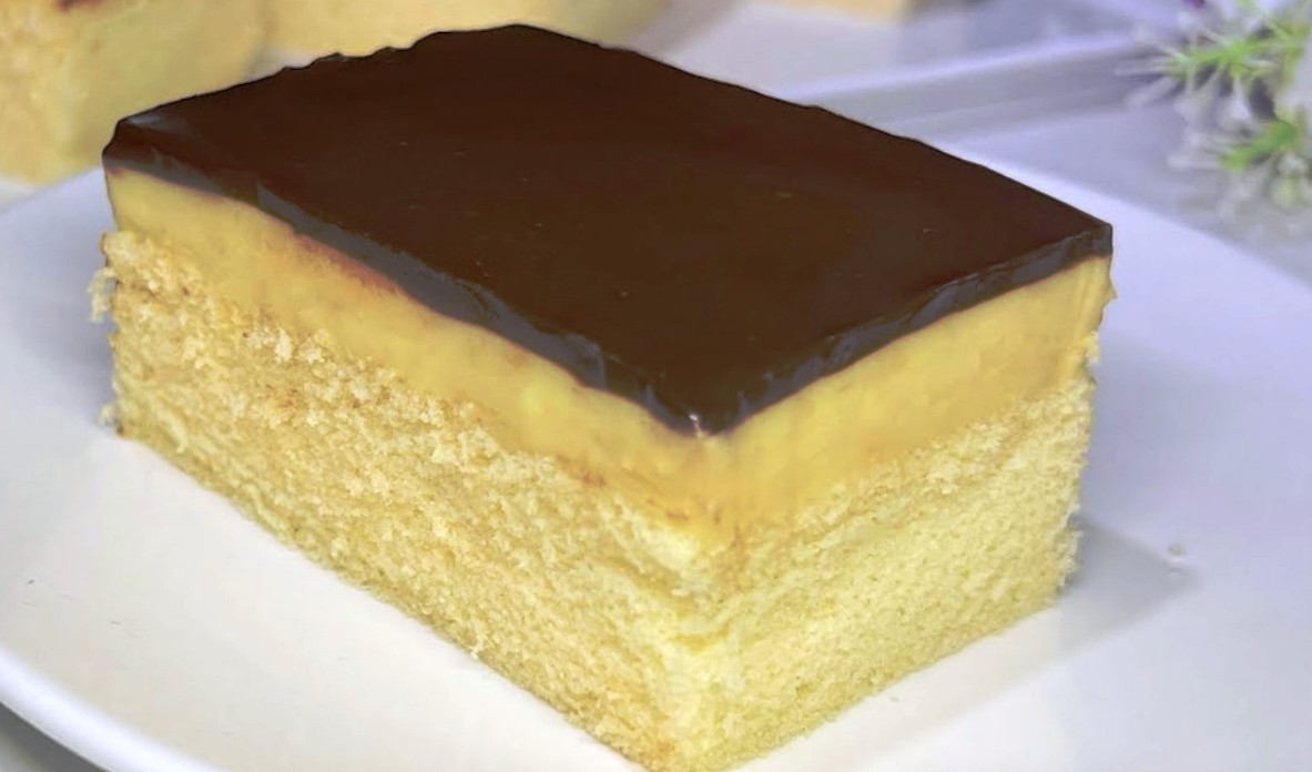 Plăcintă cu cremă Boston: simplă și delicioasă. Un clasic culinar. Ar trebui să încercați cu siguranță acest desert, deoarece este diferit de toate celelalte