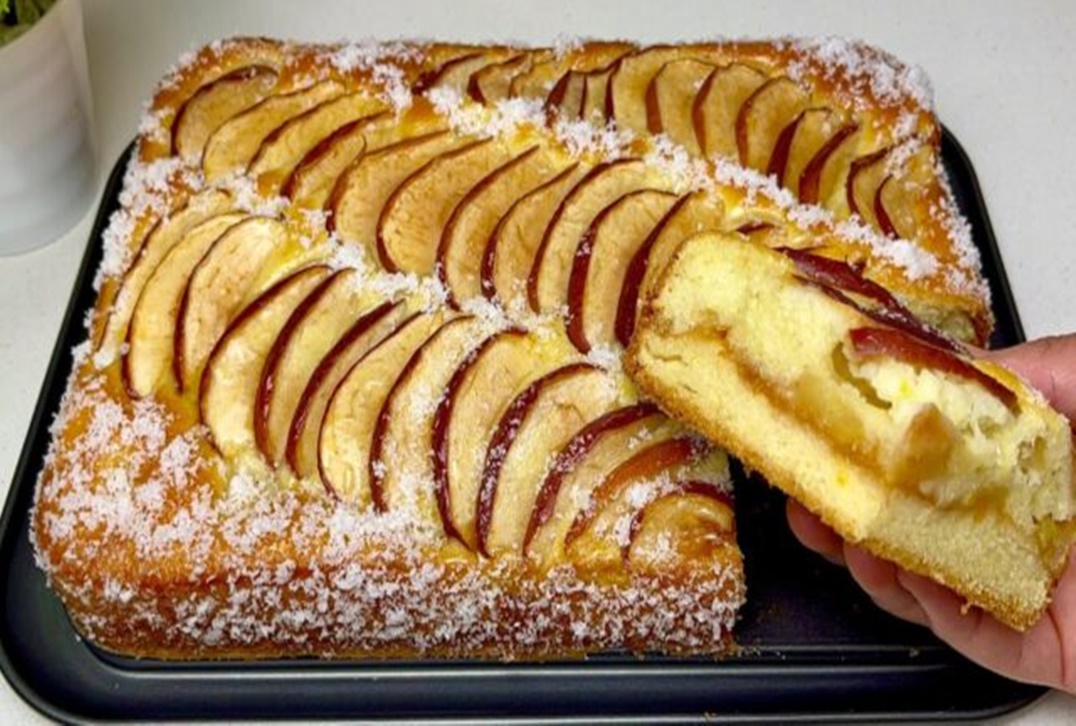 O prajitura delicioasa cu mere si dulceata – rapid si usor de preparat