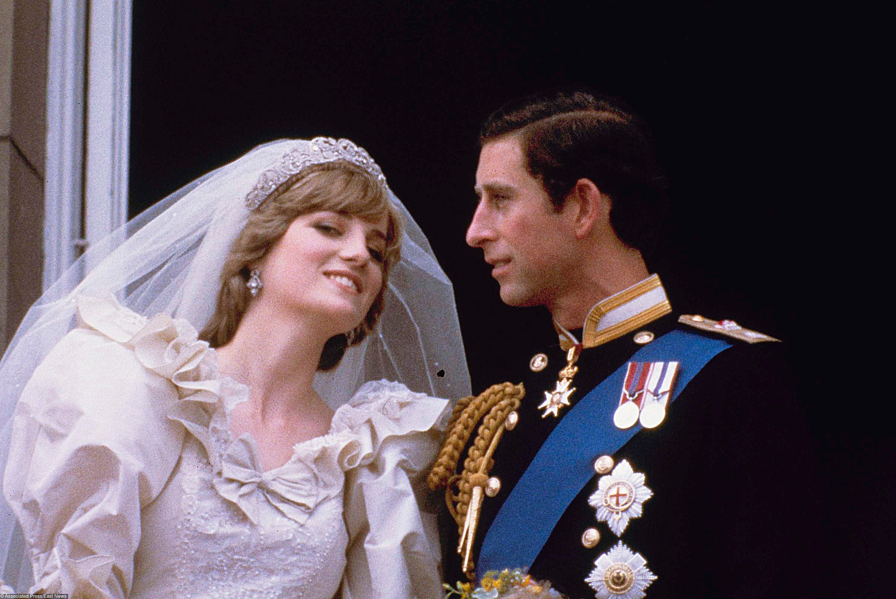Felul în care a fost cerută în căsătorie prințesa Diana de prințul Charles a prezis viitorul relației lor… Nunta a fost la un pas de a fi anulată
