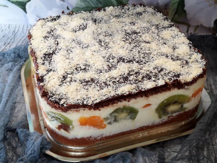 Prăjitură ninsa cu ciocolata alba, delicioasa si racoroasa cu multe fructe și iaurt Prăjitură ninsa cu ciocolata alba, delicioasa si racoroasa cu multe fructe și iaurt