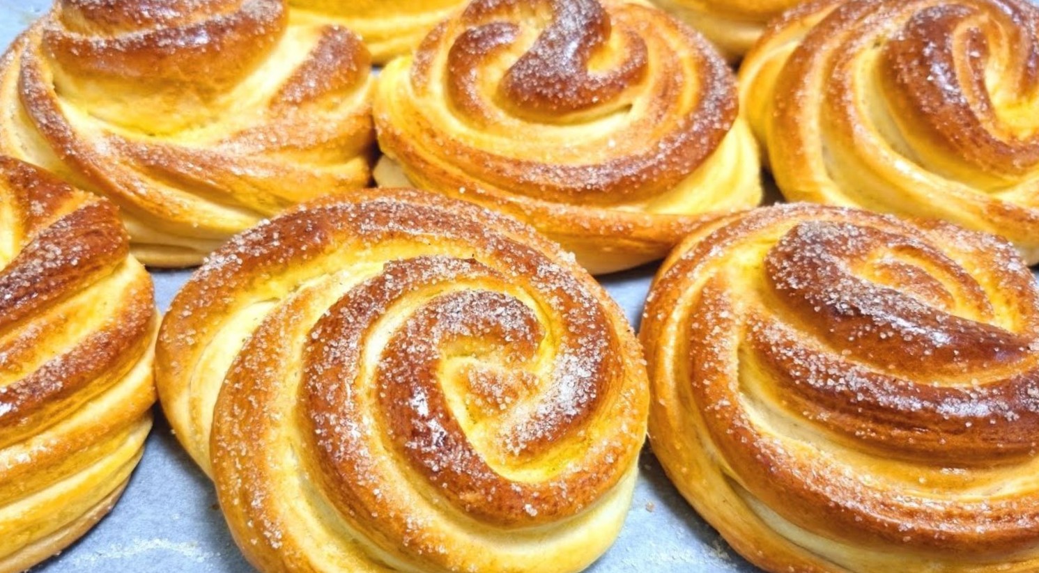 Chifle pufoase. Chifle cu zahăr, frumoase și delicioase