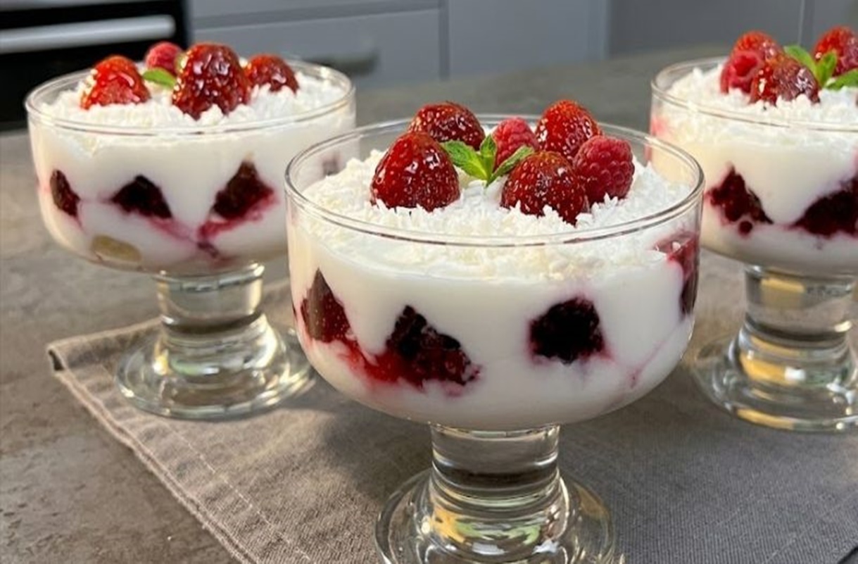 Un desert ușor si delicios. Se prepară rapid, nu necesită coacere și are un gust pur și simplu grozav