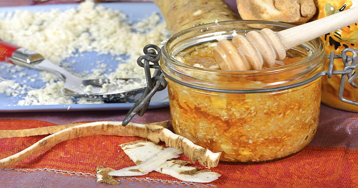 Pastă din hrean, miere și cuișoare pentru dureri în gât – leac rusesc