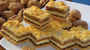 Prăjitură fragedă cu gem și cremă de nuci – Este o prăjitură ușor de pregătit, cu ingrediente la îndemână