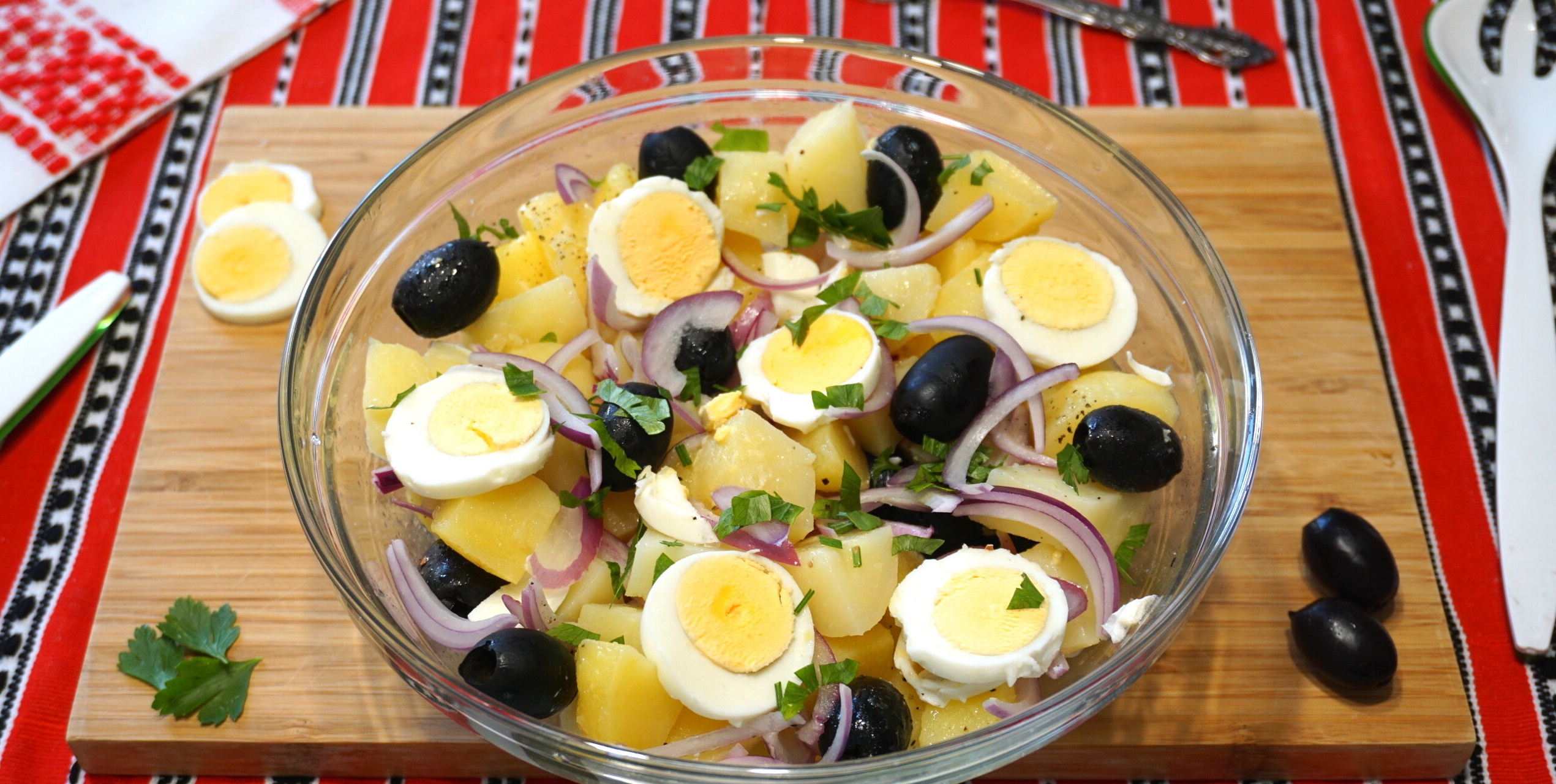 Salată orientală – Rețeta pe care o folosesc marii bucătari pentru consumul propriu