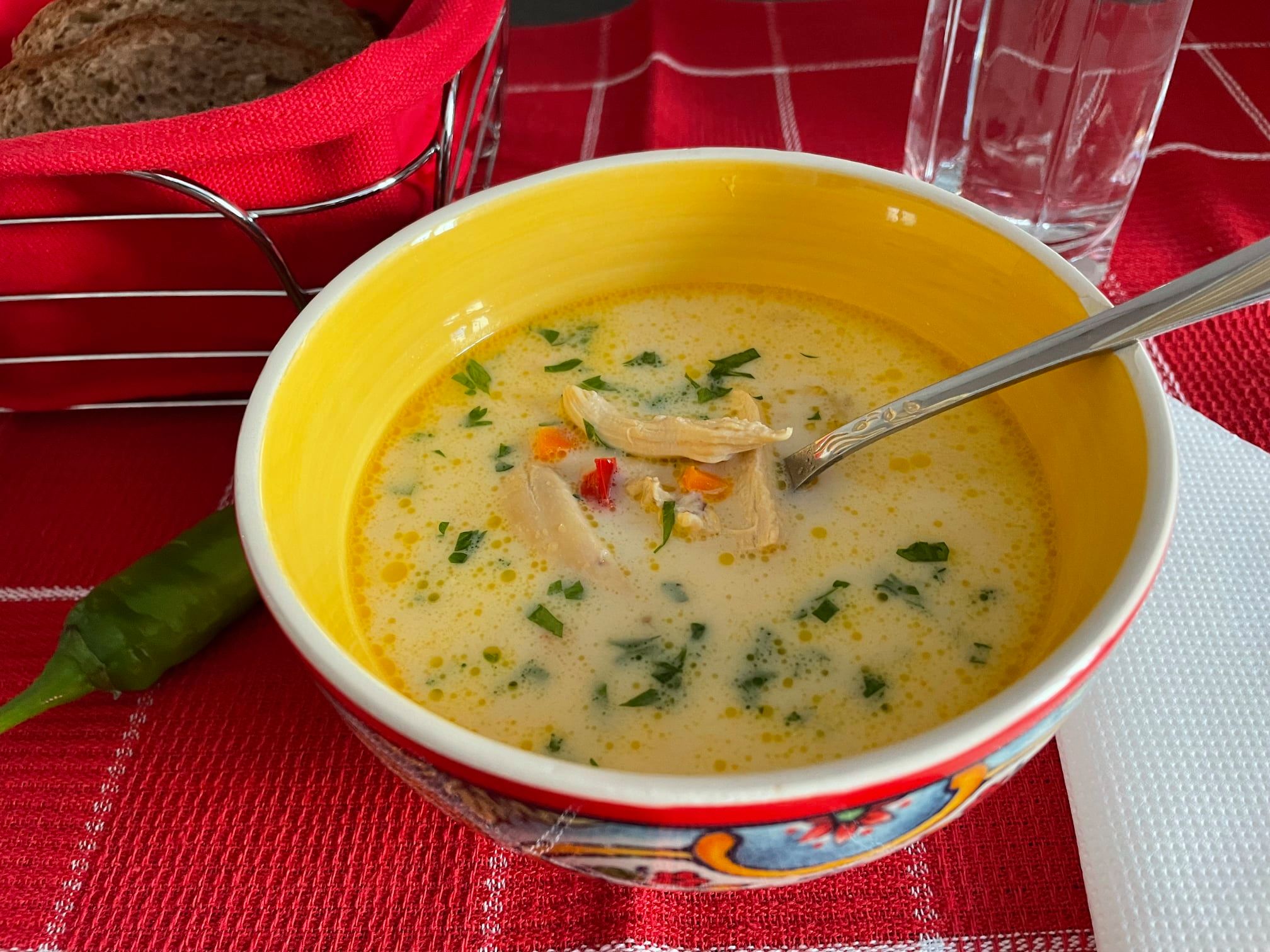 Așa se face o gustoasă ciorbă rădăuțeană ca ”la carte”…