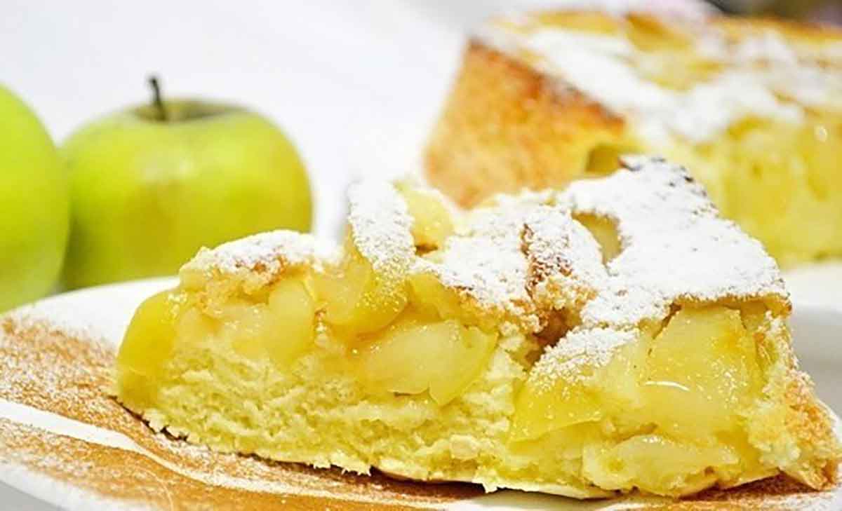 Prăjitură cu mere super delicioasă – o rețetă adorată de mulți gurmanzi!